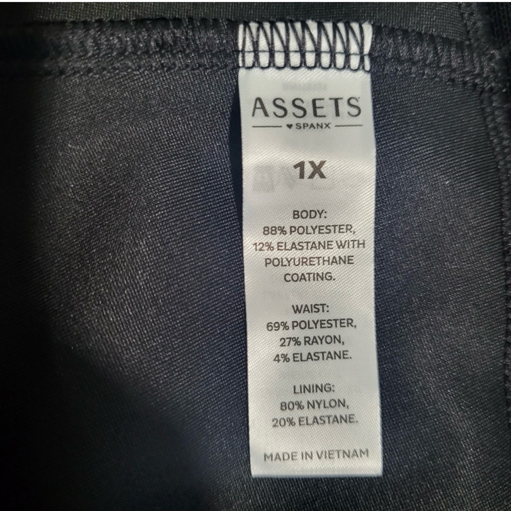 Assets By Spanx Faux Leather Leggings Size 1X. Black 30” Inseam. Elastic Waist - Picture 13 of 15